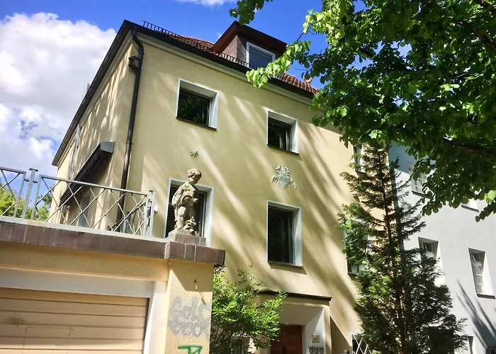 Quiet apartments in Tempelhof